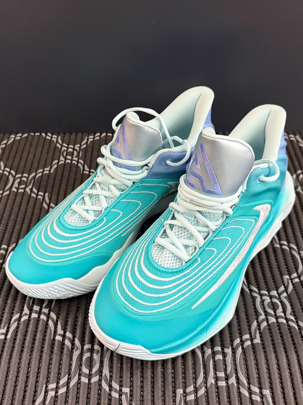 Men’s Nike Giannis Immortality 4 (Christmas) FQ3680-300